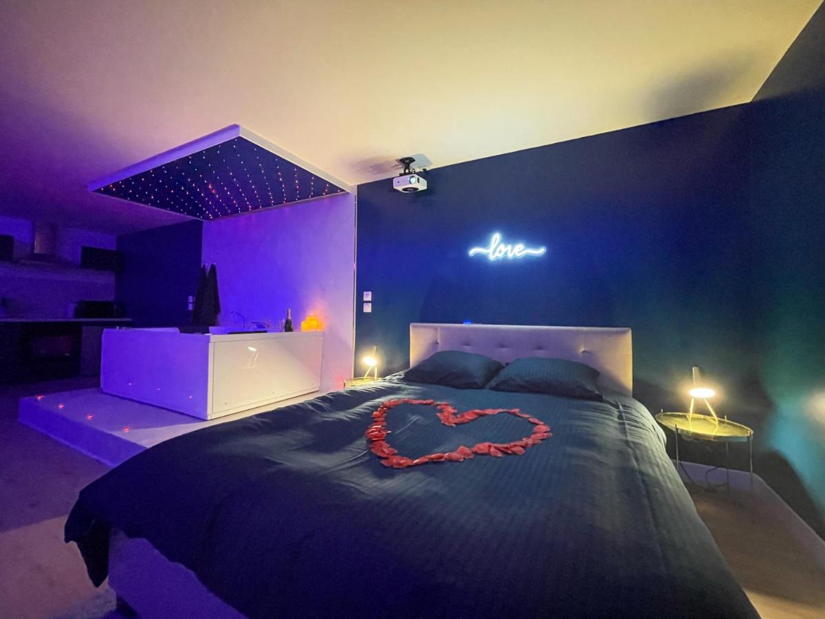 Spa Sous Les Etoiles - Cinema - Netflix - Parking - Gare Amiens Exteriör bild