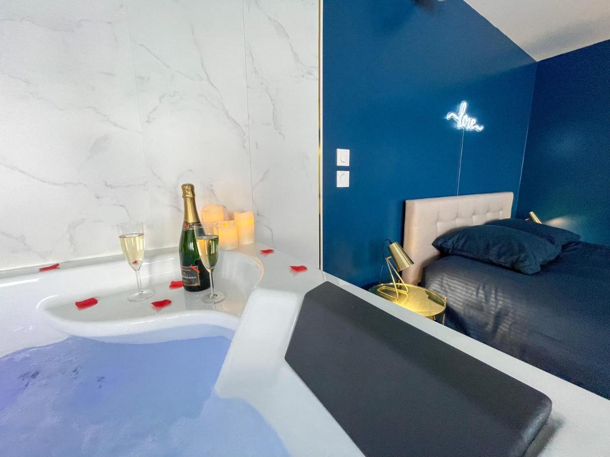 Spa Sous Les Etoiles - Cinema - Netflix - Parking - Gare Amiens Exteriör bild